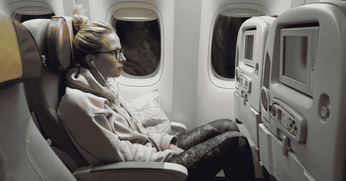 5 Precautions to Travel on an Airplane If You Have Sciatica Pain