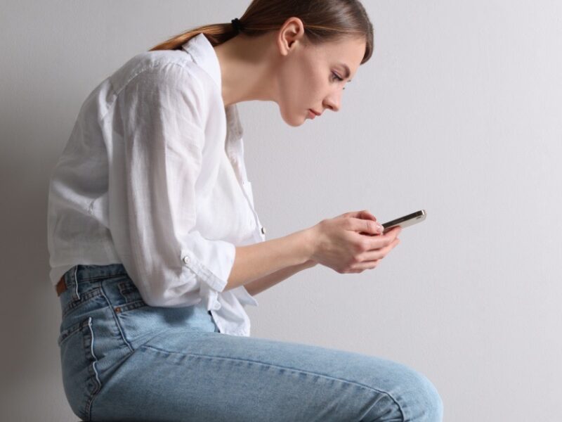 The Connection Between Posture and Back Pain: Tips for Alignment