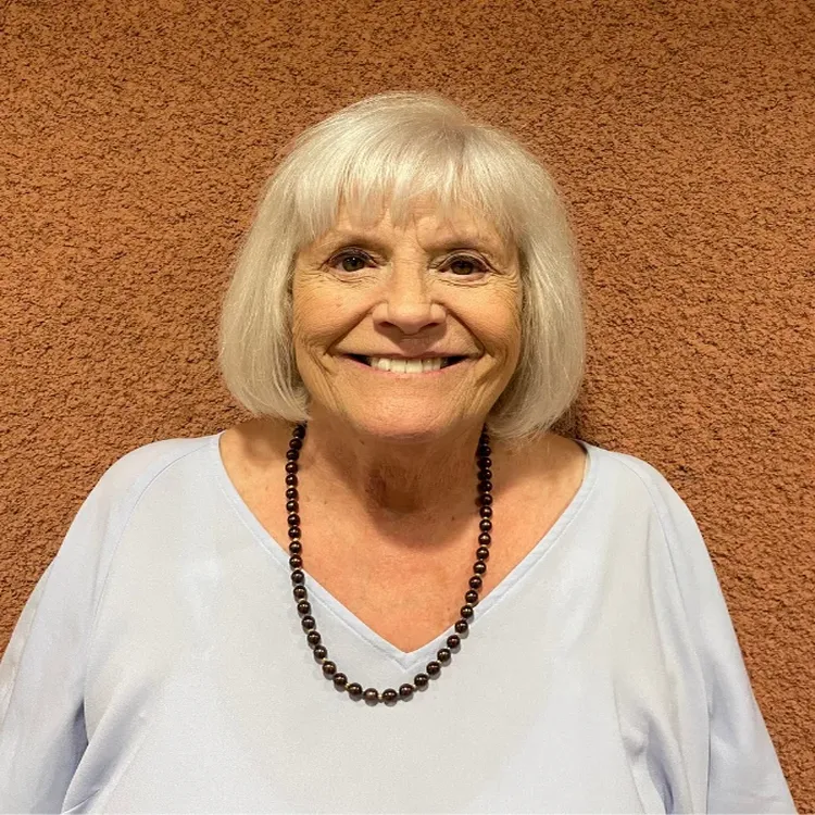 Dr-Gwendolyn Swan